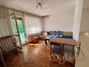 Izdajem namešten stan ,sa parking mestom ŽENSKOJ osobi